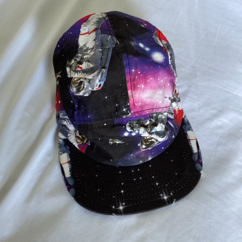Neff space snapback 🧑🚀 - Picture 4 of 5